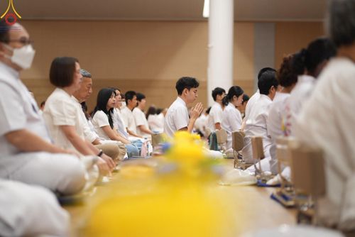 ภาพ No.145249:พิธีถวายผ้าอาบน้ำฝนและประทีปโคมไฟ ณ สภาธรรมกายสากล วัดพระธรรมกาย วันเสาร์ที่ 20 กรกฎาคม พ.ศ. 2567