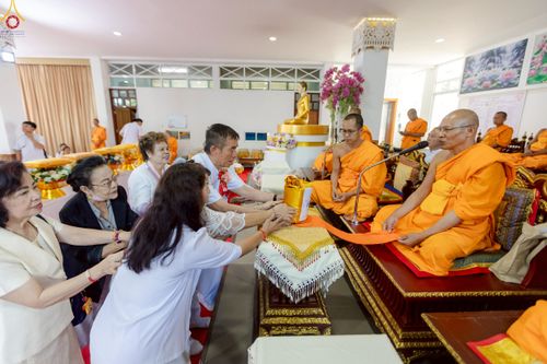 ภาพ No.260301:วันที่ 18 ตุลาคม พ.ศ. 2568 พิธีทอดกฐินสามัคคีทั่วไทย 30,000 วัด โดยคณะศิษยานุศิษย์ บูชาธรรม 81 ปี หลวงพ่อธัมมชโย ณ วัดกิ่วลม ต.บ่อหลวง อ.ฮอด จ.เชียงใหม่