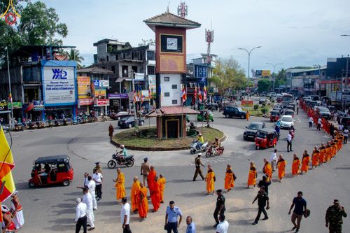 ภาพ No.139872:PhotoStory มหาศรัทธา ธรรมยาตราศรีลังกา EP.2 พิธีเปิดโครงการสยาม-ลังกา ธรรมยาตรา ฉลองเทศกาลวิสาขบูชาแห่งชาติ ศรีลังกา บูชาธรรม 80 ปีหลวงพ่อธัมมชโย เมื่อวันที่ 17 พฤษภาคม พ.ศ. 2567