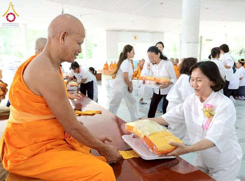 ภาพ No.226541:วันที่ 26 พฤษภาคม พ.ศ. 2568 พิธีบุพเปตพลี ครั้งที่ 164 ร่วมอุทิศบุญแด่หมู่ญาติที่ล่วงลับไปแล้ว และสืบทอดอายุพระพุทธศาสนา ณ หอฉันคุณยายอาจารย์ฯ วัดพระธรรมกาย