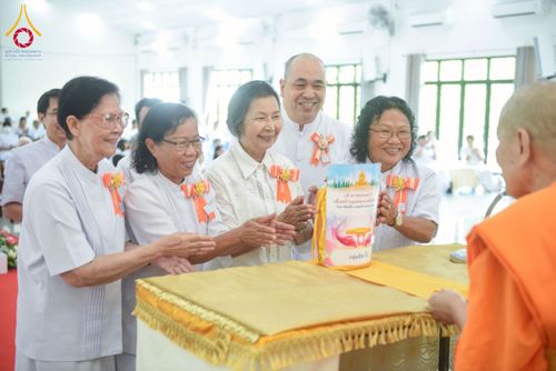 ภาพ No.270247:วันอาทิตย์ที่ 9 พฤศจิกายน พ.ศ. 2568 พิธีทอดผ้าป่าสร้างองค์พระเจดีย์สระบุรี สถาปนาองค์พระเจดีย์ เพื่อสร้างสันติภาพโลก ณ ศูนย์ปฏิบัติธรรมสระบุรี อ.พระพุทธบาท จ.สระบุรี