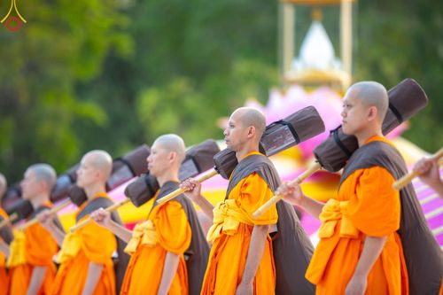 ภาพ No.186938:พระธรรมยาตราปฏิบัติธรรม และถ่ายภาพหมู่ประวัติศาสตร์ ปีที่ 13 ณ ลานทิศตะวันออก มหาวิหารพระมงคลเทพมุนี วัดพระธรรมกาย จ.ปทุมธานี วันเสาร์ที่ 28 ธันวาคม พ.ศ. 2567