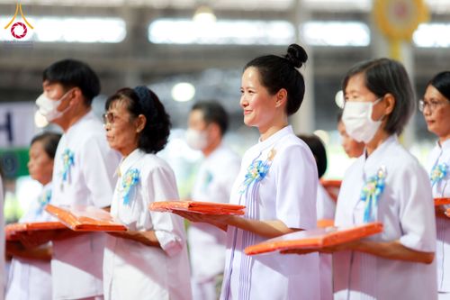 ภาพ No.134317:พิธีทอดผ้าป่าสมทบ มหาสังฆทาน 10,000 วัด ทั่วไทย วันอาทิตย์ต้นเดือนที่ 7 เมษายน พ.ศ.2567 ณ ห้องแก้วสารพัดนึก 1 สภาธรรมกายสากล  วัดพระธรรมกาย จ.ปทุมธานี