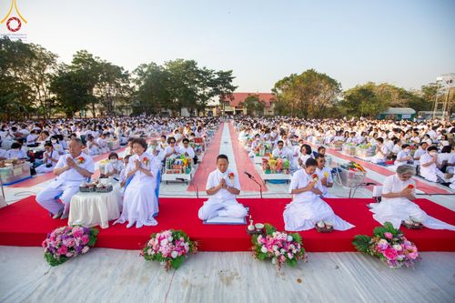 ภาพ No.112714:พิธีตักบาตรพระธรรมยาตราฯ ณ วัดสองพี่น้อง จ.สุพรรณบุรี วันที่ 15 มกราคม พ.ศ. 2567
