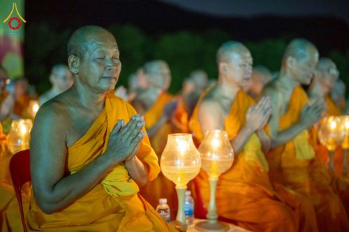ภาพ No.275291:วันอาทิตย์ที่ 30 พฤศจิกายน พ.ศ. 2568 พิธีจุดประทีปถวายเป็นพุทธบูชา ณ ศูนย์ปฏิบัติธรรมระยอง (บ้านช่องลม)