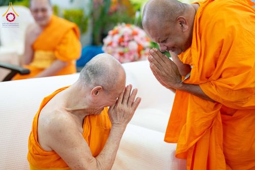 ภาพ No.185265:พิธีถวายมหาสังฆทาน 1,000 วัด ในวาระอายุวัฒนมงคล 84 ปี หลวงพ่อทัตตชีโว วันอาทิตย์ที่ 22 ธันวาคม พ.ศ. 2567 ณ สภาธรรมกายสากล วัดพระธรรมกาย