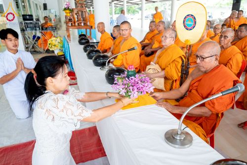 ภาพ No.225935:วันเสาร์ที่ 24 พฤษภาคม พ.ศ. 2568 พิธีถวายสังฆทาน 323 วัด ปีที่ 21 ครั้งที่ 177 พิธีมอบกองทุนหนุนแรงใจช่วยครูใต้ ปีที่ 18 ครั้งที่ 141 และพิธีทำบุญอุทิศส่วนกุศลให้ผู้วายชนม์ ณ ศูนย์ปฏิบัติธรรมภาคใต้ จ.สงขลา