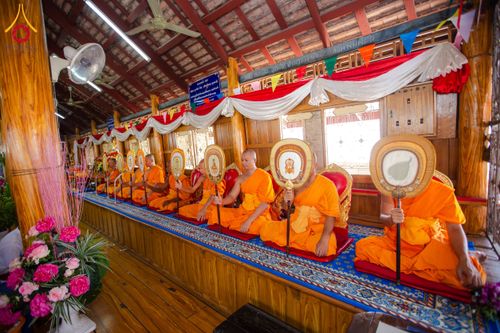 ภาพ No.173222:พิธีทอดกฐิน วัดช้างใหญ่ จ.พระนครศรีอยุธยา ในโครงการกฐินสามัคคีทั่วไทย 30,000 วัด บูชาธรรม 80 ปี หลวงพ่อธัมมชโย โดยคณะศิษยานุศิษย์วัดพระธรรมกาย วันที่ 2 พฤศจิกายน พ.ศ. 2567