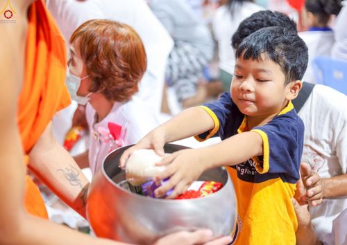 ภาพ No.228154:วันอาทิตย์ที่ 8 มิถุนายน พ.ศ. 2568 พิธีตักบาตรพระ 500 รูป ปีที่ 10 ณ ธุดงคสถานล้านนา อำเภอสันทราย จังหวัดเชียงใหม่