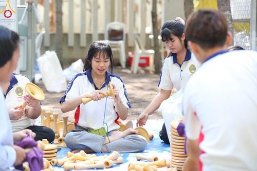 ภาพ No.106973:V.3 ตั้งใจ การเตรียมงาน เก็บงาน การรับบุญของเจ้าหน้าที่หน่วยงานต่างๆ เพื่อโครงการธรรมยาตรา กตัญญูบูชามหาปูชนียาจารย์ พระมงคลเทพมุนี (สด จนฺทสโร) พระผู้ปราบมาร อนุสรณ์สถาน 7 แห่ง ปีที่ 12 ระหว่างวันที่ 2 - 31 มกราคม พ.ศ. 2567