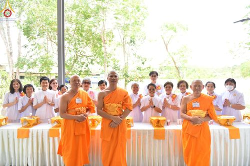 ภาพ No.132483:พิธีถวายมหาสังฆทานจันทบุรี 132 วัด บูชาธรรม 80 ปี หลวงพ่อธัมมชโย วันจันทร์ที่ 25 มีนาคม พ.ศ. 2567 ณ ศูนย์ปฏิบัติธรรมจันทบุรี