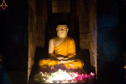 ภาพ No.141060:PhotoStory มหาศรัทธา ธรรมยาตราศรีลังกา EP.6 พิธีจุดวิสาขประทีป 6 วัด ถวายเป็น พุทธบูชา  โครงการสยาม-ลังกา ธรรมยาตรา  ฉลองเทศกาลวิสาขบูชาแห่งชาติ ศรีลังกา  บูชาธรรม 80 ปี หลวงพ่อธัมมชโย วันที่ 16 พฤษภาคม พ.ศ. 2567