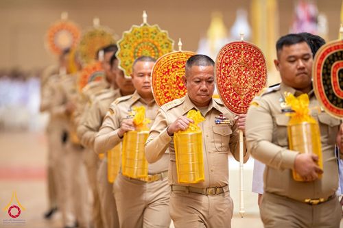 ภาพ No.146038:พิธีเจริญพระพุทธมนต์ ปฏิบัติธรรมเจริญสมาธิภาวนา เพื่อถวายเป็นพระราชกุศล แด่พระบาทสมเด็จพระเจ้าอยู่หัว เนื่องในโอกาสพระราชพิธีมหามงคล เฉลิมพระชนมพรรษา 6 รอบ 28 กรกฎาคม 2567 วันอาทิตย์ที่ 28 กรกฎาคม พ.ศ. 2567  ณ ห้องแก้วสารพัดนึก 2 สภาธรรมกายสากล