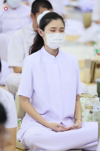 ภาพ No.80839:พิธีตักบาตร , พิธีบูชาข้าวพระในวันอาทิตย์ต้นเดือน วันที่ 7 พฤษภาคม พ.ศ. 2566 ณ วัดพระธรรมกาย