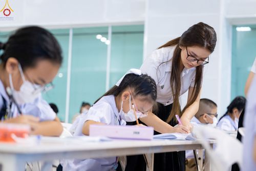 ภาพ No.104273:โครงการตอบปัญหาธรรมะทางก้าวหน้า ครั้งที่ 41 รอบชิงชนะเลิศระดับชาติ วันเสาร์ที่ 23 ธันวาคม พ.ศ. 2566 ณ ห้องแก้วสารพัดนึก วัดพระธรรมกาย จัดโดย ชมรมพุทธศาสตร์สากล