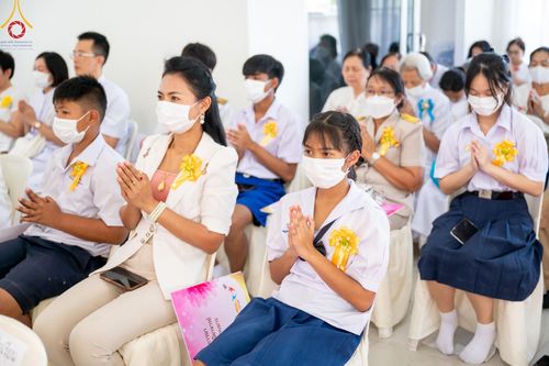 ภาพ No.107319:พิธีเจริญพระพุทธมนต์ ปฏิบัติธรรม มอบทุนการศึกษา ถวายสังฆทาน 140 วัด ณ ศุนย์ปฏิบัติธรรมพระมงคลเทพมุนี อ.สองพี่น้อง จ.สุพรรณบุรี วันเสาร์ที่ 6 มกราคม พ.ศ. 2567