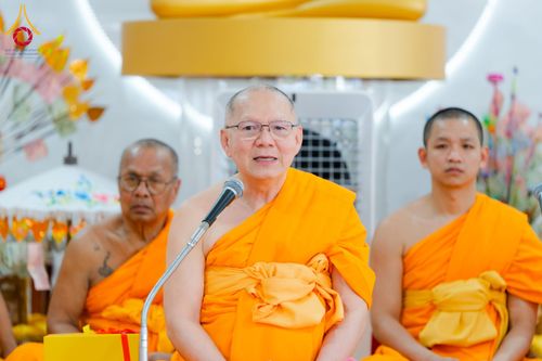 ภาพ No.174038:พิธีทอดกฐิน ศูนย์เบญจธรรม จ.ปทุมธานี ในโครงการกฐินสามัคคีทั่วไทย 30,000 วัด บูชาธรรม 80 ปี หลวงพ่อธัมมชโย โดยคณะศิษยานุศิษย์วัดพระธรรมกาย วันที่ 11 พฤศจิกายน พ.ศ. 2567