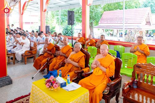 ภาพ No.144023:พิธีถวายสังฆทานแด่คณะสงฆ์ 323 วัด  ปีที่ 20 ครั้งที่  171 พิธีมอบกองทุนหนุนแรงใจช่วยครูใต้  ปีที่ 17 ครั้งที่ 136  และพิธีทำบุญอุทิศส่วนกุศลให้ผู้วายชนม์ในเหตุการณ์ไม่สงบ 4 จังหวัดชายแดนภาคใต้(ปัตตานี ยะลา นราธิวาส สงขลา) วันเสาร์ที่ 13 กรกฎาคม พ.ศ. 2567