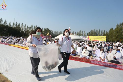 ภาพ No.202981:V.51 สารพัดV สารพัดดี ที่คลองบางนางแท่น ในโครงการธรรมยาตรา กตัญญูบูชา มหาปูชนียาจารย์ พระมงคลเทพมุนี(สด จนฺทสโร) พระผู้ปราบมาร อนุสรณ์สถาน 7 แห่ง ปีที่ 13 ระหว่างวันที่ 2-31 มกราคม พ.ศ. 2568