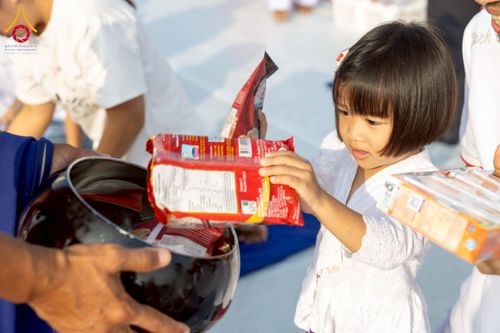 ภาพ No.230168:วันเสาร์ที่ 28 มิถุนายน พ.ศ. 2568 พิธีถวายสังฆทาน 323 วัด 4 จังหวัดชายแดนใต้ ปีที่ 21 ครั้งที่ 178 พิธีมอบกองทุนหนุนแรงใจช่วยครูใต้ ปีที่ 18 ครั้งที่ 142 ณ ศูนย์อบรมเยาวชนจังหวัดปัตตานี