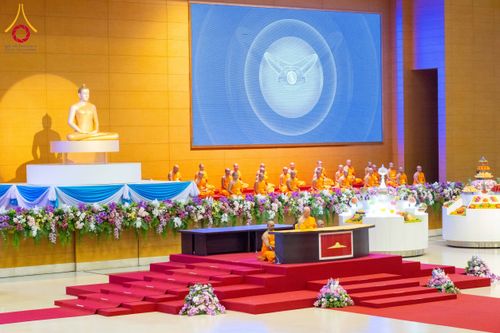 ภาพ No.209653:วันอาทิตย์ที่ 2 มีนาคม พ.ศ. 2568 พิธีภาคบ่าย สัมมนาพิเศษ, ปฏิบัติธรรม พิธีรับมอบพระบรมสารีริกธาตุ ณ สภาธรรมกายสากล วัดพระธรรมกาย