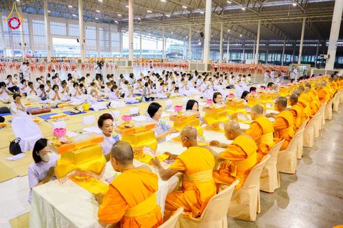 ภาพ No.120621:พิธีถวายภัตตาหารเป็นสังฆทาน แด่คณะพระธรรมยาตรา ปีที่ 12 วันที่ 29 มกราคม พ.ศ. 2567 ณ สภาธรรมกายสากล วัดพระธรรมกาย