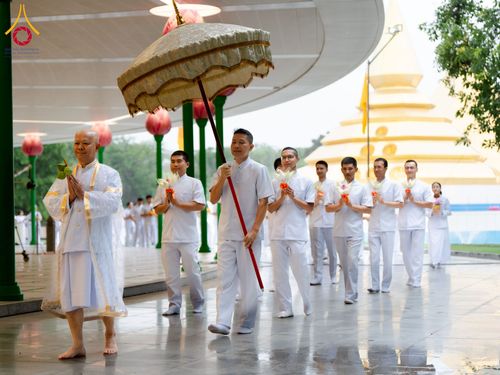 ภาพ No.223585:วันที่ 11 พฤษภาคม พ.ศ. 2568 พิธีบรรพชาของอุบาสก พิสิทธิ์ หมื่นแกล้ว  ณ วัดพระธรรมกาย