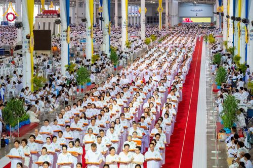 ภาพ No.215402:วันอาทิตย์ต้นเดือนที่ 6 เมษายน พ.ศ. 2568 ขบวนอัญเชิญผ้าป่าสมทบ มหาสังฆทาน 40,000 กว่าวัดทั่วประเทศ ณ สภาธรรมกายสากล วัดพระธรรมกาย