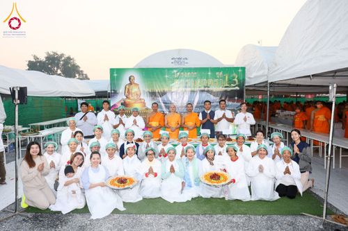 ภาพ No.191787:พิธีถวายภัตตาหารเป็นสังฆทาน แด่พระธรรมยาตรา ณ อนุสรณ์สถานคลองบางนางแท่น อ.สามพราน จ.นครปฐม ในโครงการธรรมยาตรา กตัญญูบูชา มหาปูชนียาจารย์ พระมงคลเทพมุนี(สด จนฺทสโร) พระผู้ปราบมาร อนุสรณ์สถาน 7 แห่ง ปีที่ 13 วันที่ 9 มกราคม พ.ศ. 2568
