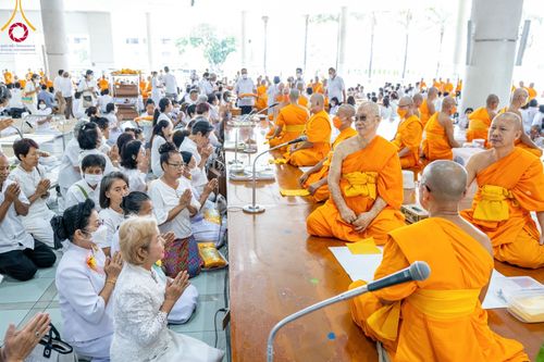 ภาพ No.100162:พิธีบุพเปตพลี  ครั้งที่ 143 วันที่ 27 พฤศจิกายน พ.ศ. 2566 วันพระ ขึ้น 15 ค่ำ เดือน 12 ณ หอฉันคุณยายอาจารย์ฯ วัดพระธรรมกาย