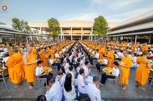 ภาพ No.132913:พิธีตัดปอยผม โครงการหน่อแก้วเปรียญธรรม รุ่นที่ 12 ณ ค่ายจองแชมป์ หมู่กฏิสามเณรเปรียญธรรม วัดพระธรรมกาย วันอาทิตย์ที่ 31 มีนาคม พ.ศ. 2567
