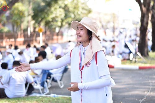 ภาพ No.208095:V.55 สารพัดV สารพัดดี ที่วัดพระธรรมกาย ในโครงการธรรมยาตรา กตัญญูบูชา มหาปูชนียาจารย์ พระมงคลเทพมุนี (สด จนฺทสโร) พระผู้ปราบมาร อนุสรณ์สถาน 7 แห่ง ปีที่ 13 ระหว่างวันที่ 2-31 มกราคม พ.ศ. 2568