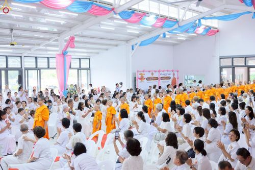 ภาพ No.272289:วันเสาร์ที่ 1 พฤศจิกายน พ.ศ. 2568 พิธีทอดกฐินสามัคคี สร้างกุฏิหมู่สามเณร ณ ศูนย์ปฏิบัติธรรมเบญจธรรม ปทุมธานี  ต.บ้านปทุม อ.สามโคก จ.ปทุมธานี