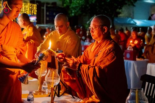 ภาพ No.225730:วันอาทิตย์ที่ 11 พฤษภาคม พ.ศ. 2568 วัดพระธรรมกายแคลิฟอร์เนีย จัดงานวิสาขบูชานานาชาติ และถวายมหาสังฆทานคณะสงฆ์ 120 รูป