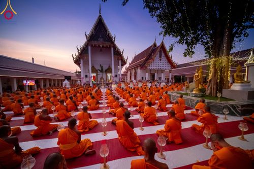 ภาพ No.112184:พิธีจุดประทีปถวายเป็นพุทธบูชา และบูชาธรรมมหาปูชนียาจารย์ พระมงคลเทพมุนี(สด จนฺทสโร) ในโครงการธรรมยาตรา กตัญญูบูชา มหาปูชนียาจารย์ พระมงคลเทพมุนี(สด จนฺทสโร) พระผู้ปราบมาร อนุสรณ์สถาน 7 แห่ง ปีที่ 12 วันที่ 14 มกราคม พ.ศ. 2567 ณ วัดสองพี่น้อง อ.สองพี่น้อง
