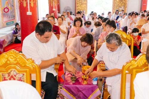 ภาพ No.169306:พิธีทอดกฐิน ณ วัดพุทธนิมิตร จ.เชียงใหม่ ในโครงการกฐินสามัคคีทั่วไทย 30,000 วัด บูชาธรรม 80 ปี หลวงพ่อธัมมชโย โดยคณะศิษยานุศิษย์วัดพระธรรมกาย วันที่ 24 ตุลาคม พ.ศ. 2567