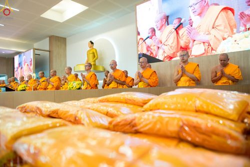 ภาพ No.128871:พิธีทอดผ้าป่าฉลองมหารัตนเจดีย์สิริปทุมสวรรค์ ณ ศูนย์ปฏิบัติธรรมภาคใต้ อ.บางกล่ำ จ.สงขลา วันที่ 10 มีนาคม พ.ศ. 2567