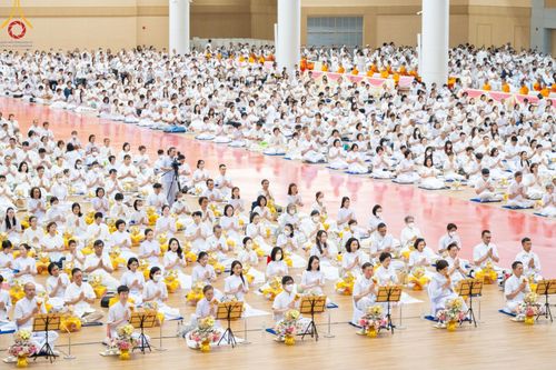 ภาพ No.206904:พิธีถวายโคมมาฆประทีป น้อมถวายเป็นพุทธบูชา แด่คณะพระภิกษุ สามเณร วัดพระธรรมกาย วันอาทิตย์ที่ 9 กุมภาพันธ์ พ.ศ. 2568 ณ ห้องแก้วสารพัดนึก 2 สภาธรรมกายสากล วัดพระธรรมกาย จังหวัดปทุมธานี