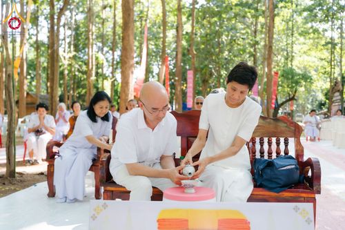 ภาพ No.169562:พิธีทอดกฐิน ณ ศูนย์ปฏิบัติธรรมนานาชาติตะวันพร้าว จ.เชียงใหม่ ในโครงการกฐินสามัคคีทั่วไทย 30,000 วัด บูชาธรรม 80 ปี หลวงพ่อธัมมชโย โดยคณะศิษยานุศิษย์วัดพระธรรมกาย วันที่ 25 ตุลาคม พ.ศ. 2567