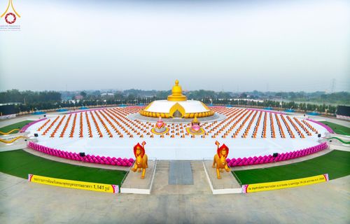 ภาพ No.198619:พระธรรมยาตราปฏิบัติธรรม และถ่ายภาพหมู่ประวัติศาสตร์ ณ อนุสรณ์สถานบางปลา วัดบางปลา อำเภอบางเลน จังหวัดนครปฐม ในโครงการธรรมยาตรา กตัญญูบูชา มหาปูชนียาจารย์ พระมงคลเทพมุนี(สด จนฺทสโร) พระผู้ปราบมาร อนุสรณ์สถาน 7 แห่ง ปีที่ 13 วันที่ 20 มกราคม พ.ศ. 2568