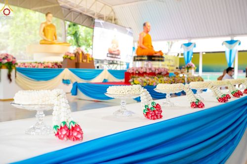 ภาพ No.85022:พิธีเจริญพระพุทธมนต์และพิธีสักการะ รูปเหมือนพระมงคลเทพมุนี (สด จนฺทสโร) ในวันที่ 5 สิงหาคม พ.ศ. 2566 ณ วัดพระธรรมกาย จ.ปทุมธานี เพื่ออัญเชิญประดิษฐาน  ณ วิหารพระมงคลเทพุนี (สด จนฺทสโร) ศูนย์ปฏิบัติธรรมภาคใต้ อ.บางกล่ำ จ.สงขลา