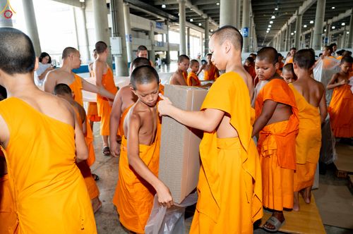 ภาพ No.322234:วันที่ 14 เมษายน พ.ศ.2569 การเตรียมแผ่นรองนั่ง เพื่องานถวายมหาสังฆทาน 40,000 กว่าวัดทั่วประเทศ วันคุ้มครองโลก 22 เมษายน พ.ศ.2569 วัดพระธรรมกาย