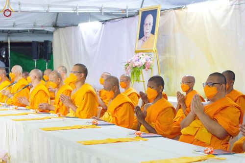 ภาพ No.70343:พิธีถวายภัตตาหารเป็นสังฆทาน แด่คณะพระธรรมยาตราฯ ในโครงการธรรมยาตราฯ ปีที่ 11 ณ อนุสรณ์สถานคลองบางนางแท่น อ.สามพราน จ.นครปฐม วันที่ 12 มกราคม พ.ศ. 2566