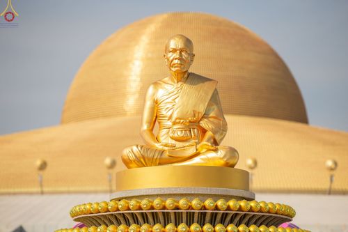 ภาพ No.75360:พิธีจุดประทีปถวายเป็นพุทธบูชา และบูชาธรรมมหาปูชนียาจารย์ ในโครงการธรรมยาตรากตัญญูบูชา มหาปูชนียาจารย์ พระมงคลเทพมุนี(สด จนฺทสโร) พระผู้ปราบมาร ปีที่ 11 ณ อนุสรณ์สถานลำดับที่ 7 สถานที่ขยายวิชชาธรรมกาย วัดพระธรรมกาย จ.ปทุมธานี วันที่ 31 มกราคม พ.ศ. 2566