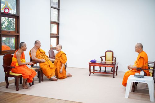 ภาพ No.315806:วันพฤหัสบดีที่ 26 มีนาคม พ.ศ. 2569 พิธีบำเพ็ญกุศล คุณพ่อณรงค์ จินตมากุล  สิริอายุ 99 ปี 11 เดือน โยมบิดา พระครูปลัดรัตนวีรวัฒน์ (รังสฤษดิ์ อิทฺธิจินตโก) ที่ปรึกษาเจ้าคณะจังหวัดปทุมธานี เจ้าอาวาสวัดพระธรรมกาย  ณ ห้องปลูกศรัทธา 2 วัดพระธรรมกาย ปทุมธานี