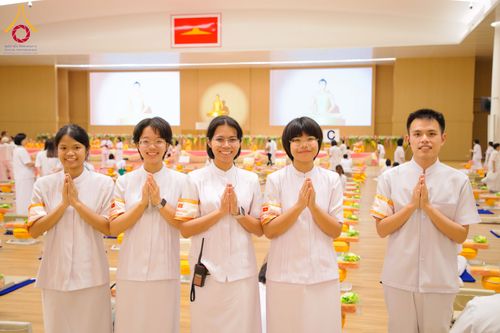 ภาพ No.313574:วันอาทิตย์ที่ 15 มีนาคม พ.ศ. 2569 พิธีร่วมบุญบรรพชาสามเณร 5000 รูป ณ ห้องแก้วสารพัดนึก 2 สภาธรรมกายสากล วัดพระธรรมกาย