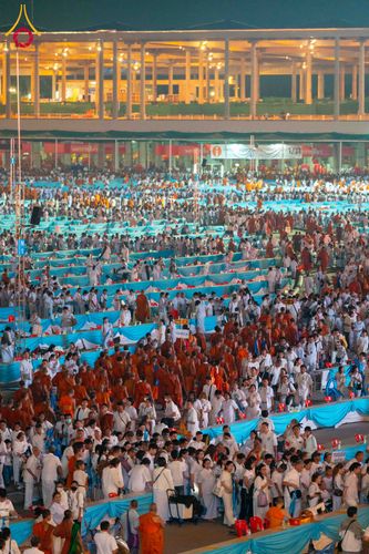 ภาพ No.324476:วันที่ 22 เมษายน พ.ศ.2569 (วันคุ้มครองโลก) บรรยากาศพระสังฆาธิการและสาธุชน การเดินทางกลับ งานถวายมหาสังฆทาน 40,000 กว่าวัดทั่วประเทศ วัดพระธรรมกาย