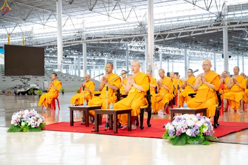 ภาพ No.342725:วันอาทิตย์ที่ 9 สิงหาคม พ.ศ.2569 พิธีจุดเทียนใจ ไฟนิรันดร์ อนันตชัย ณ รัตนบัลลังก์ วัดพระธรรมกาย