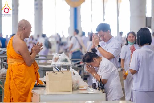 ภาพ No.318278:วันอาทิตย์ต้นเดือนที่ 5 เมษายน พ.ศ.2569 พิธีบูชาข้าวพระ ณ สภาธรรมกายสากล วัดพระธรรมกาย