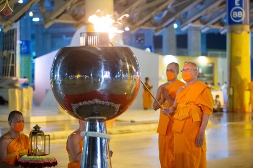 ภาพ No.68589:พิธีสวดมนต์ข้ามปี วันที่ 31 ธันวาคม พ.ศ. 2565 ณ มหารัตนวิหารคด วัดพระธรรมกาย จ.ปทุมธานี